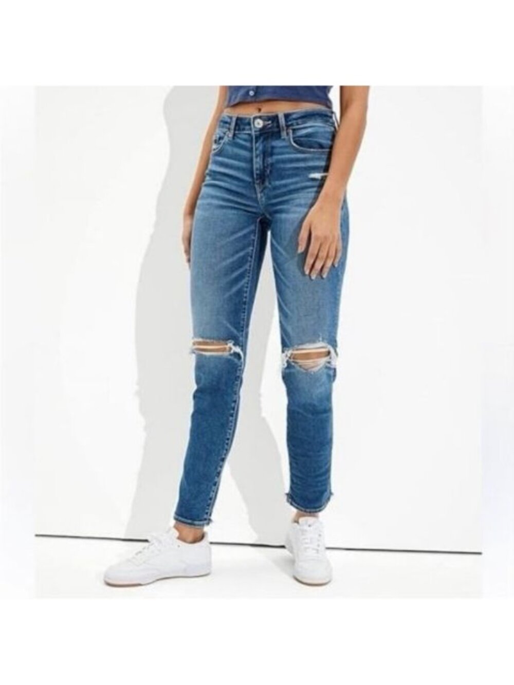 American Eagle Mom Jeans Women’s Size 2 Long Blue Distressed High Rise Stretch